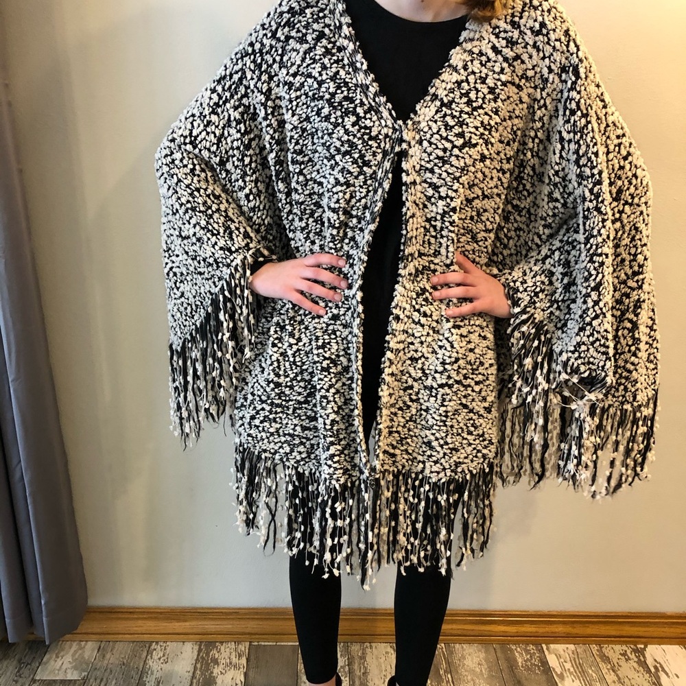 Katsuit Sweater Shawl
